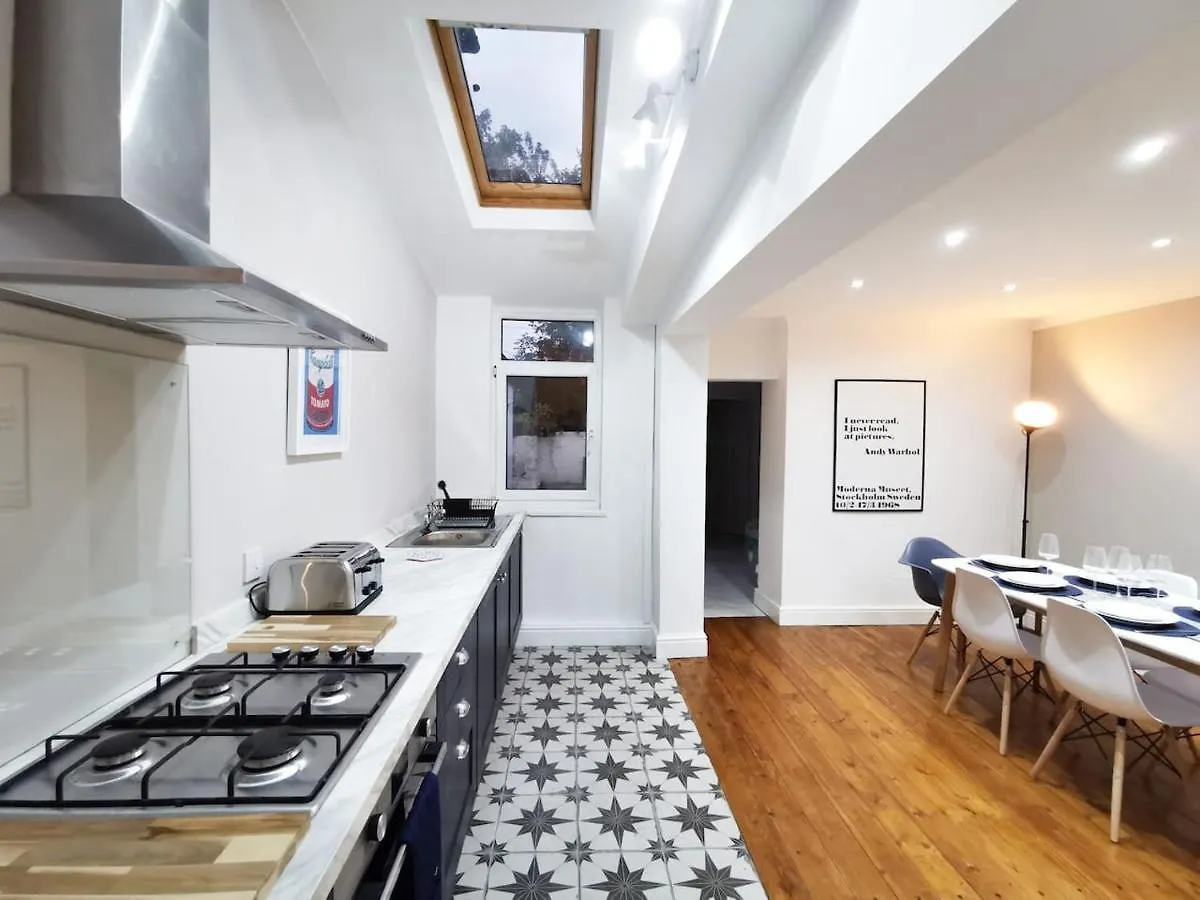 Railway Street By Switchback Stays Cardiff